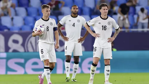 孙准浩乌龙助攻，吴曦点球救主，申花2-1逆转山东泰山